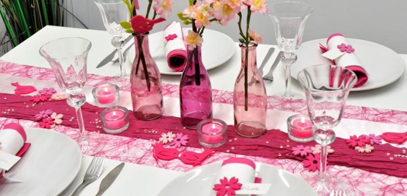 Tischdekoration in Pink und Fuchsia