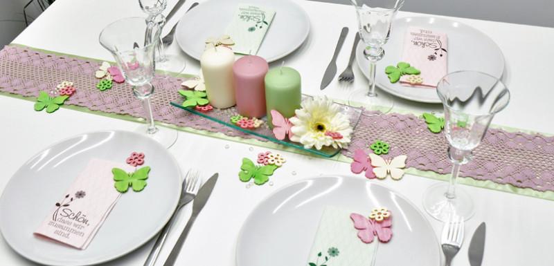 Tischdekoration in Rosa und Grün