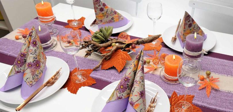 HerbstlicheTischdekoration in Lavendel und Aubergine