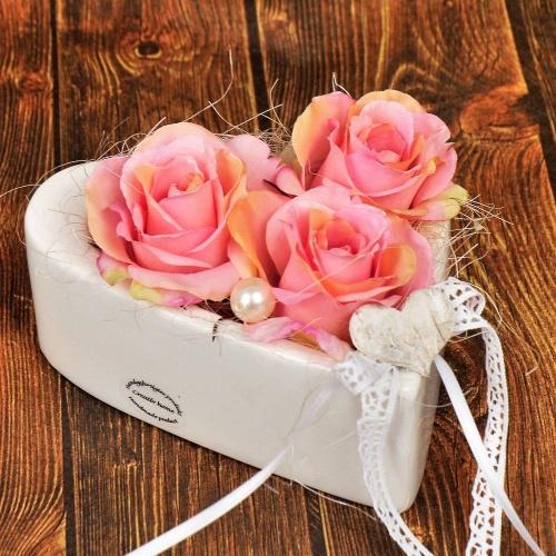 Herzschale mit 3 Rosen in Geschenkverpackung