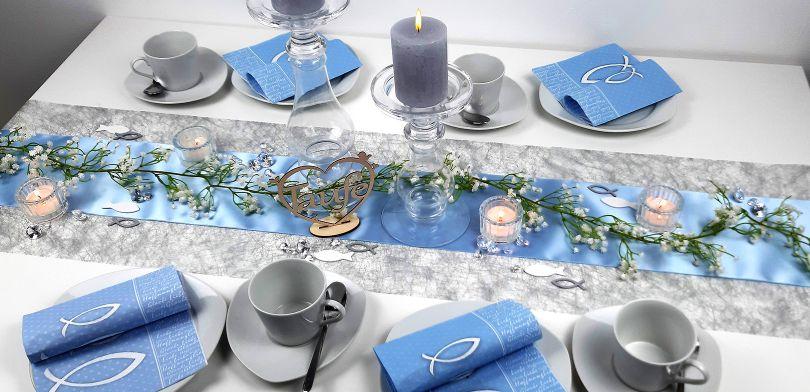 Tischdekoration in Blau mit Silber zur Taufe