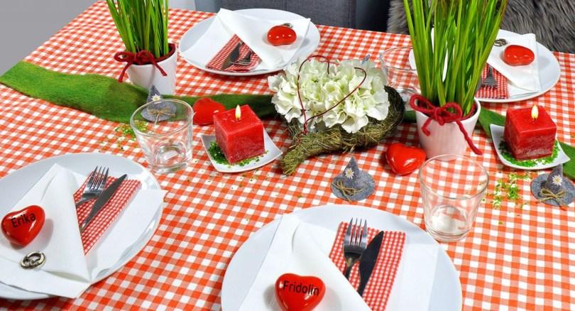 Bayerische Tischdekoration in Rot und Weiß - Moderne Grill-Deko für die Gartenparty