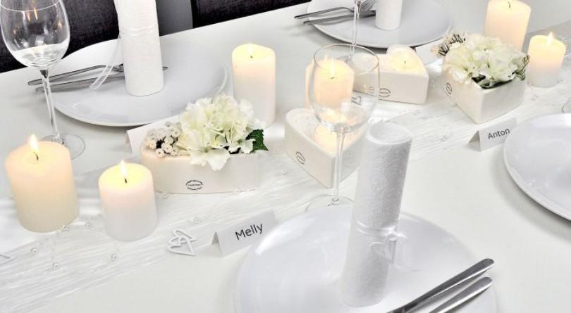 Tischdekoration Ganz in Weiß zur Hochzeit - Tischdeko zur Winterhochzeit