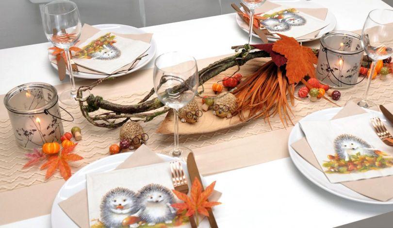 Tischdekoration für Naturfreunde mit Igeln - Erntedankfest: Bedeutung und Bräuche