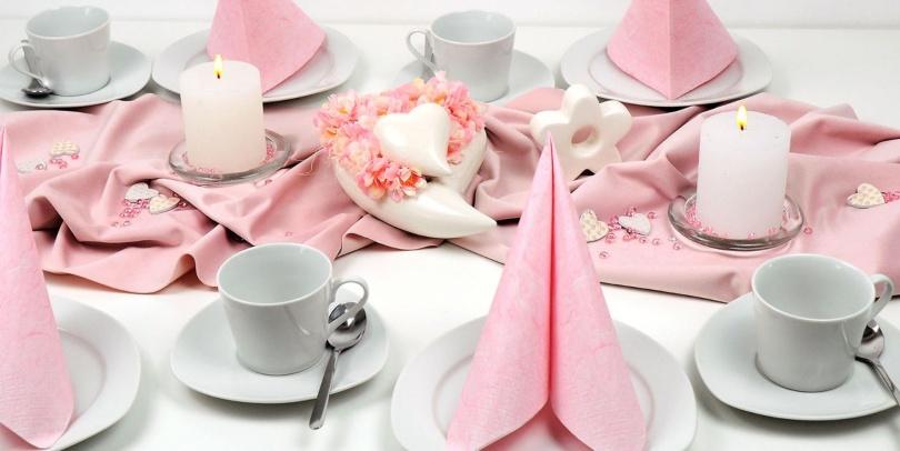 Muttertags-Tischdeko mit Kirschblüten-Herz in Rosa - Liebevolle Muttertagsdeko